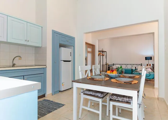 Almi Traditional House بيت للعطل