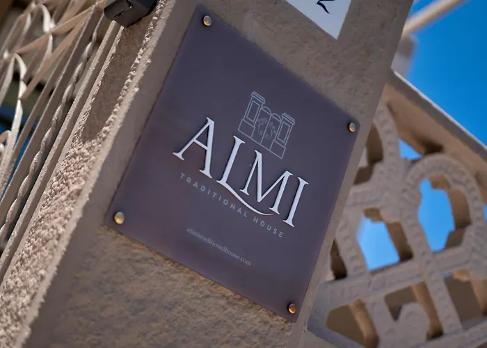 بيت للعطل Almi Traditional House *