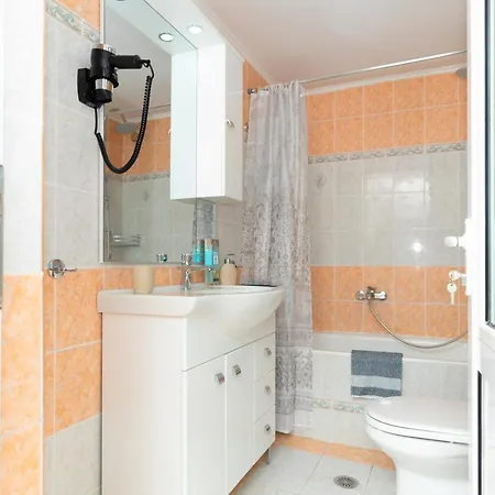 בית נופש Almi Traditional House *