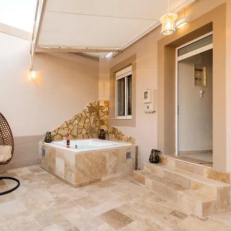 Almi Traditional House בית נופש *